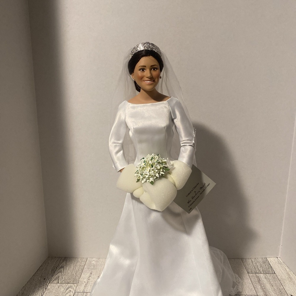 Danbury Mint Duchess /Princess Meghan Bride Doll 16" Porcelain